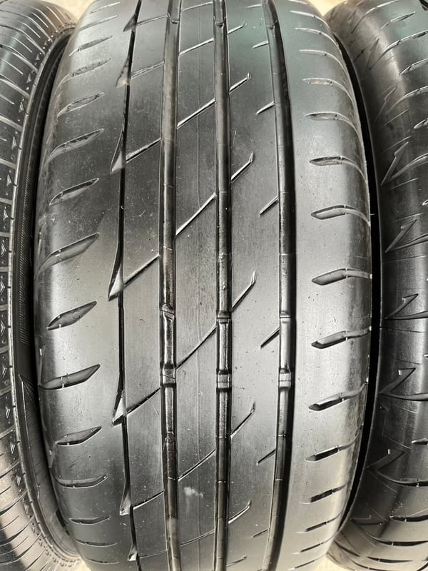 ล้อแม็กแต่ง 4รู100 Valenza ขอบ 15 สีดำหน้าเงา พร้อมยาง 195-55-15 ปี 22