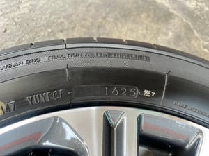 ล้อแม็ก Honda City ตัวท็อป ขอบ 15 เทาหน้าเงา พร้อมยาง 175-65-15 Yokohama ปี 25 ล้อแม็ก Honda City ตัวท็อป ขอบ 15 เทาหน้าเงา พร้อมยาง 175-65-15 Yokohama ปี 25