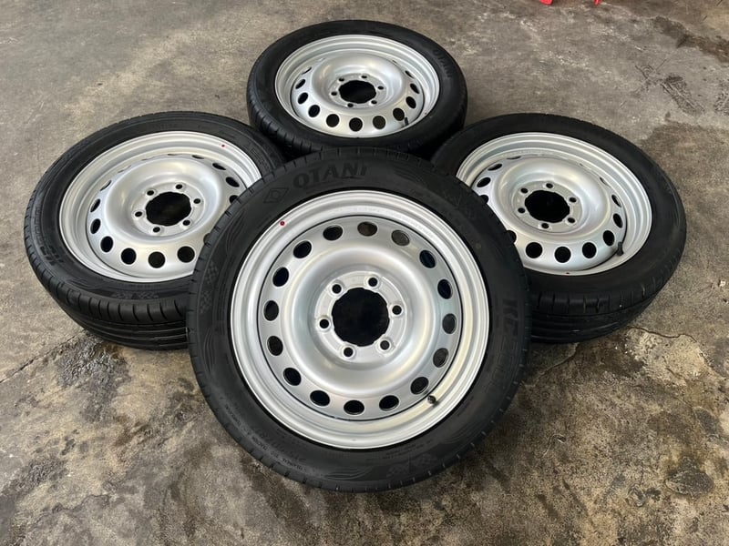 ล้อกระทะแถมยาง 6รู139 Toyota ขอบ 17 สีบอร์น