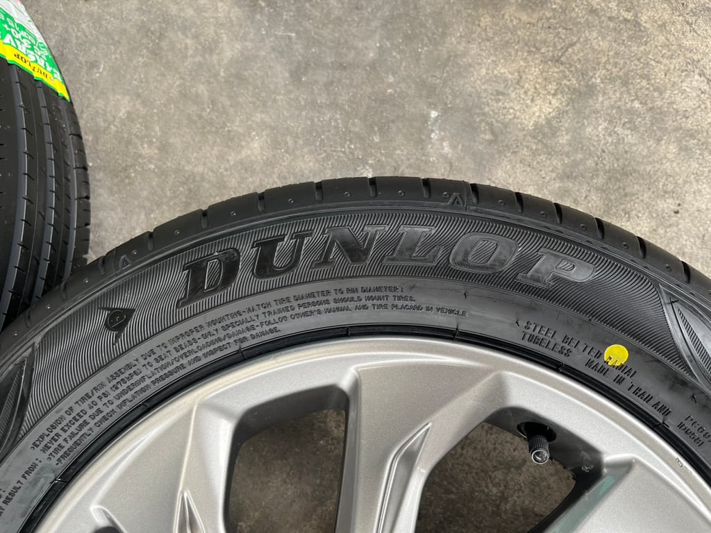 ล้อแม็ก Toyota Vios ขอบ 15 สีเทา พร้อมยางใหม่ 185-60-15 Dunlop ปี 25