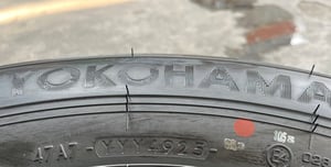 ยางใหม่ป้ายแดง 235-65-16 Yokohama ปลายปี 25 สวยกริ๊บ ยางใหม่ป้ายแดง 235-65-16 Yokohama ปลายปี 25 สวยกริ๊บ