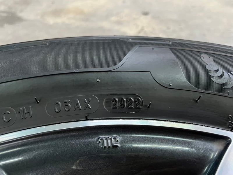 ล้อแม็ก 5รู100 Subaru XV ขอบ 17 ดำหน้าเงา พร้อมยาง 235-60-17 Michelin ปี 22