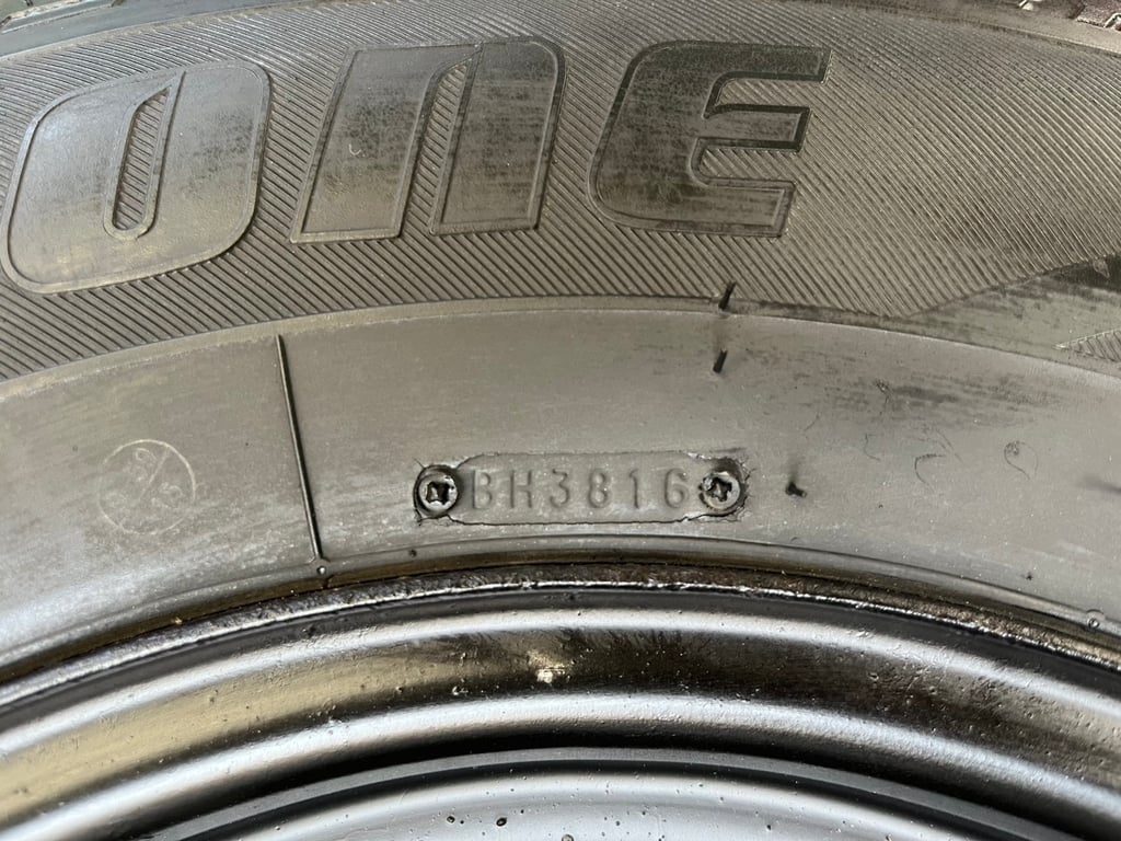 ล้อกระทะ 6รู139 Ford ขอบ 14 สีดำ แถมยาง 195R14 Bridgestone ล้อกระทะ 6รู139 Ford ขอบ 14 สีดำ แถมยาง 195R14 Bridgestone