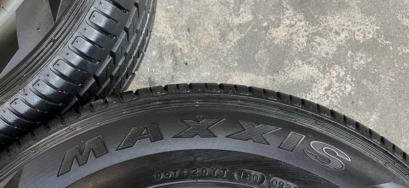 ยาง 205-70-15 Maxxis ปี 24 สภาพสวย