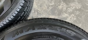 ยาง 205-70-15 Maxxis ปี 24 สภาพสวย