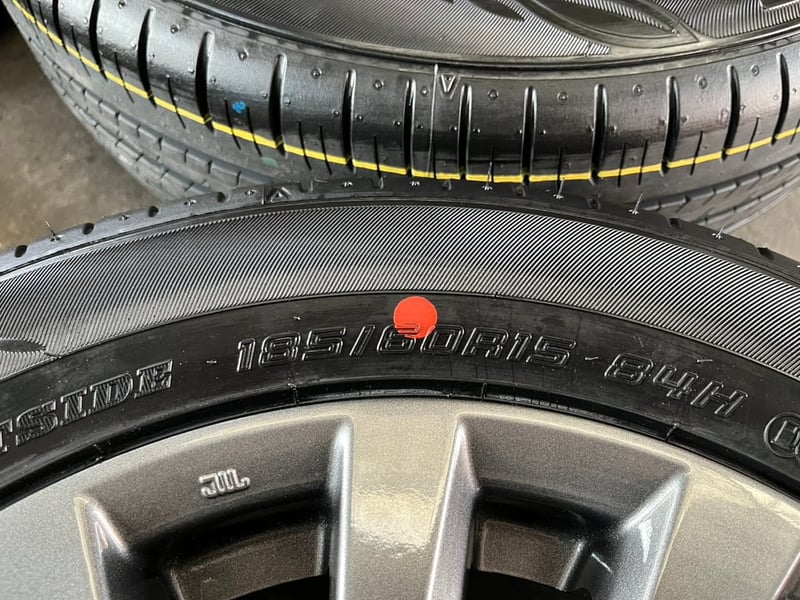 ล้อแม็ก Mitsu Attrage ขอบ 15 สีเทาไฮเปอร์ พร้อมยางใหม่ 185-60-15 Dunlop ปี 26