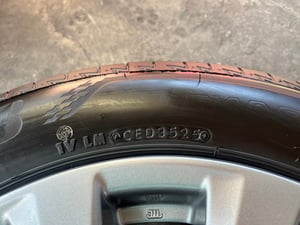 ล้อแม็กพร้อมยางใหม่ป้ายแดง Toyota Camry ขอบ 17 สีไฮเปอร์ สวยกริ๊บ