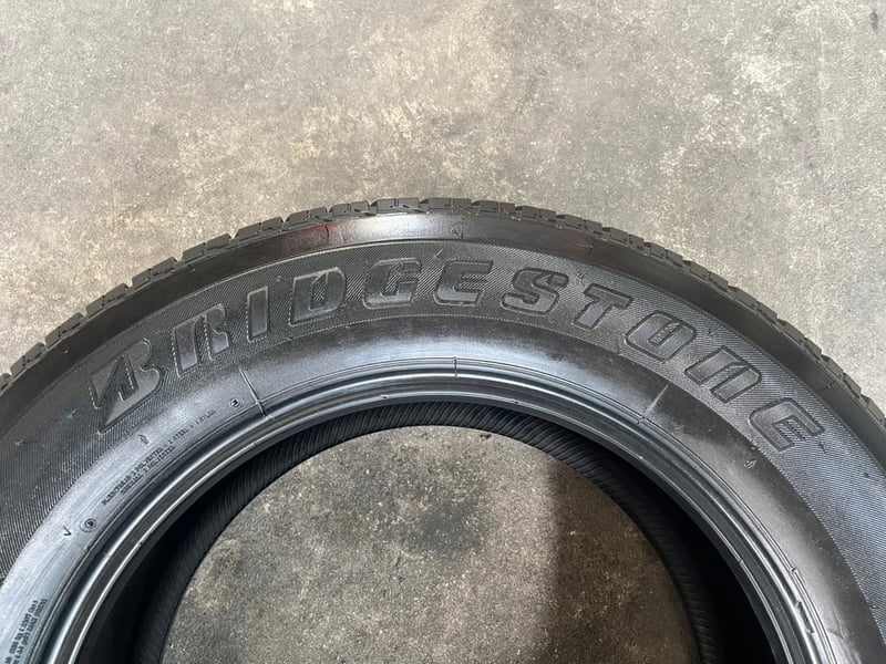ยางป้ายแดง 265-60-18 Bridgestone ปี 25 สวยกริ๊บ เหมาะสำหรับ รถกระบะตัวสูง และ SUV ทุกรุ่น ยางป้ายแดง 265-60-18 Bridgestone ปี 25 สวยกริ๊บ เหมาะสำหรับ รถกระบะตัวสูง และ SUV ทุกรุ่น