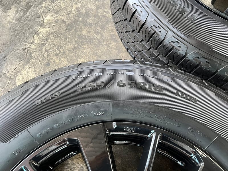 ล้อแม็กพร้อมยางใหม่ป้ายแดง Mitsu Pajero ขอบ 18 สีดำ สวยกริ๊บ ล้อแม็กพร้อมยางใหม่ป้ายแดง Mitsu Pajero ขอบ 18 สีดำ สวยกริ๊บ