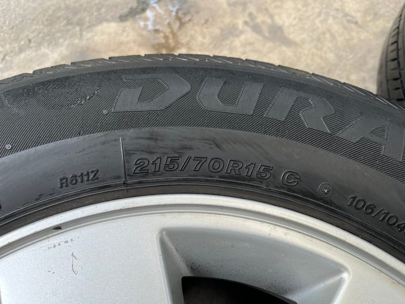 ล้อแม็ก 6รู139 Toyota ขอบ 15 แถมยาง 215-70-15 Bridgestone ปี 20 ล้อแม็ก 6รู139 Toyota ขอบ 15 แถมยาง 215-70-15 Bridgestone ปี 20