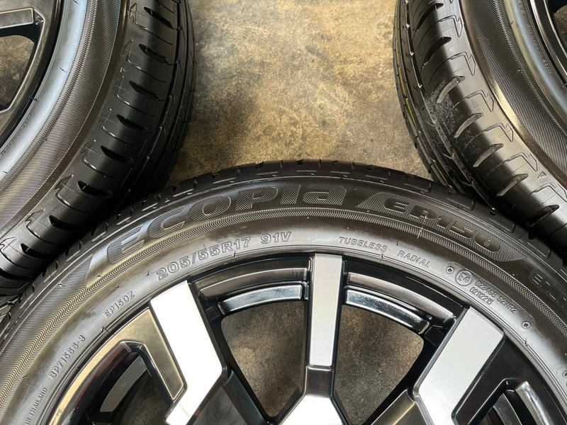 ล้อแม็กพร้อมยางป้ายแดง Mitsu Xpander Cross 2026 รุ่นใหม่ล่าสุด ขอบ 17 ใหม่กริ๊บ