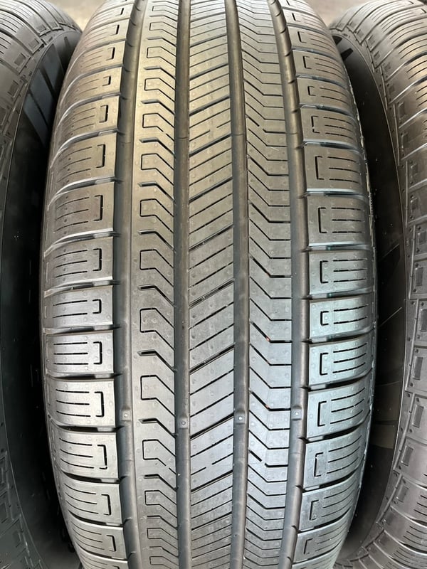 ยางป้ายแดง 265-65-17 Continental ปี 25 เหมาะสำหรับ รถกระบะตัวสูง และ SUV ทุกรุ่น