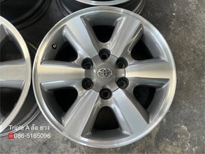 ล้อแม็ก Toyota Fortuner ก้านใหญ่ ขอบ 17 เทาหน้าเงา สภาพสวย