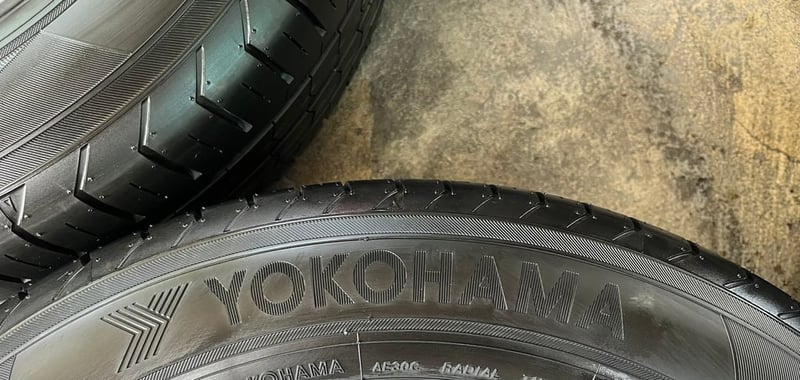 ยางป้ายแดง 195-60-16 Yokohama สวยกริ๊บ ถอดจากรถป้ายแดง ยางป้ายแดง 195-60-16 Yokohama สวยกริ๊บ ถอดจากรถป้ายแดง