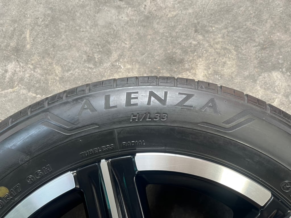 ล้อแม็ก Honda HRV ตัวท็อป ขอบ 17 ดำหน้าเงา พร้อมยาง 215-60-17 Bridgestone ปี 22