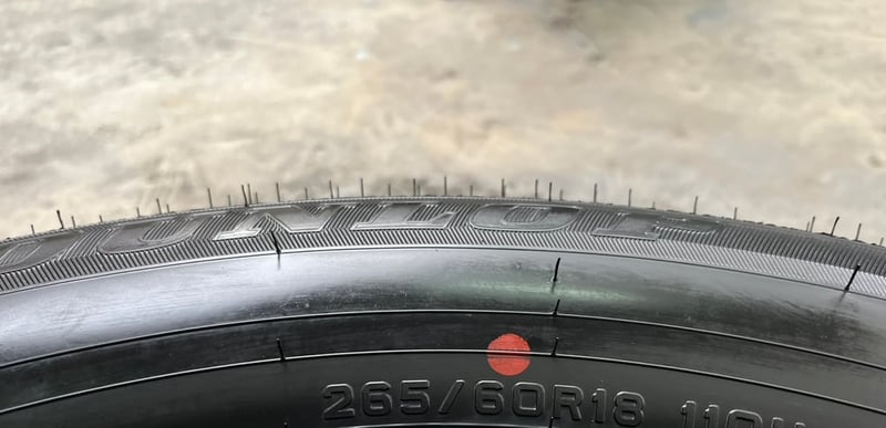 ยางใหม่ป้ายแดง 265-60-18 Dunlop ปี 25 ใหม่กริ๊บ ถอดจากโชว์รูม