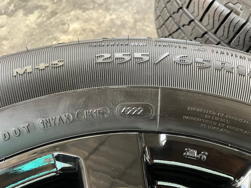 ล้อแม็กพร้อมยางใหม่ป้ายแดง Mitsu Pajero ขอบ 18 สีดำ สวยกริ๊บ ล้อแม็กพร้อมยางใหม่ป้ายแดง Mitsu Pajero ขอบ 18 สีดำ สวยกริ๊บ