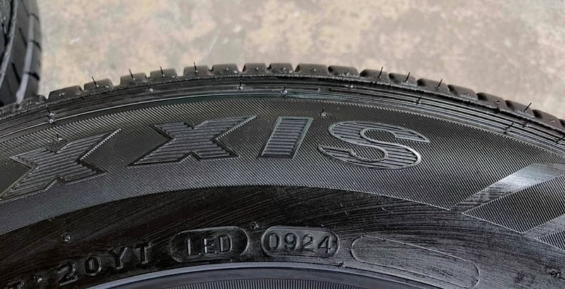 ยาง 205-70-15 Maxxis ปี 24 สภาพสวย