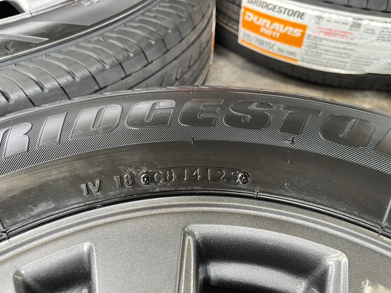 ล้อแม็ก 5รู114 Toyota ขอบ 15 สีไฮเปอร์ พร้อมยางใหม่ 215-70-15 Bridgestone ปลายปี 25
