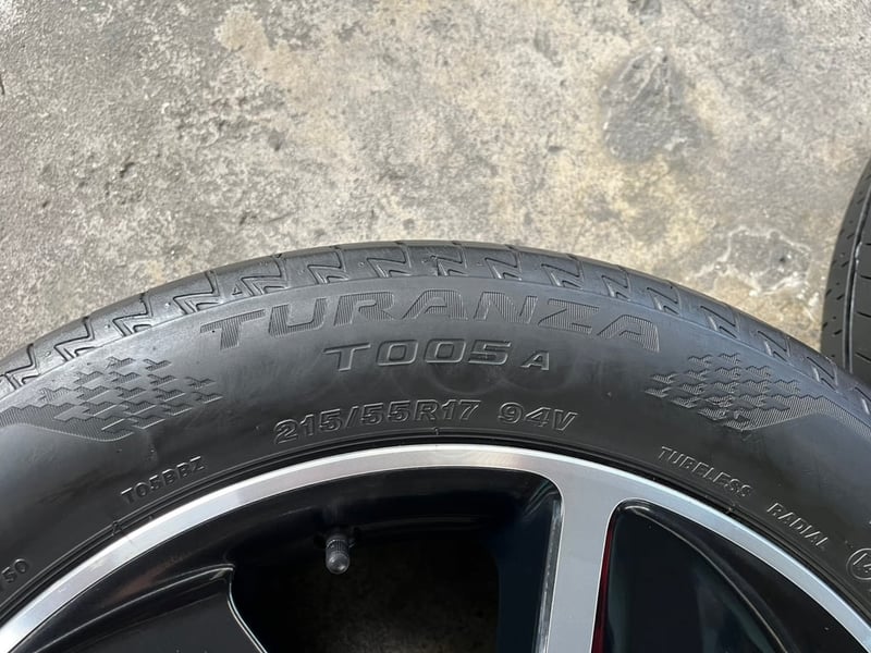 ล้อแม็กพร้อมยาง Honda HRV RS ขอบ 17 ดำหน้าเงา สภาพดี