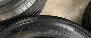 ยางป้ายแดง 235-65-16 Yokohama ปลายปี 25 สวยกริ๊บ ใส่กับ รถตู้ ,รถกระบะตัวเตี้ย ได้เลย ยางป้ายแดง 235-65-16 Yokohama ปลายปี 25 สวยกริ๊บ ใส่กับ รถตู้ ,รถกระบะตัวเตี้ย ได้เลย