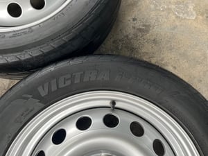 ล้อกระทะ 6รู139 Toyota ขอบ 17 แถมยาง 225-55-17 Maxxis ปี 22