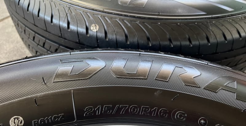 ยางใหม่ป้ายแดง 215-70-16 Bridgestone ใหม่กริ๊บ ใส่กับ รถตู้ รถกระบะตัวเตี้ย ได้เลย ยางใหม่ป้ายแดง 215-70-16 Bridgestone ใหม่กริ๊บ ใส่กับ รถตู้ รถกระบะตัวเตี้ย ได้เลย