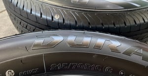 ยางใหม่ป้ายแดง 215-70-16 Bridgestone ใหม่กริ๊บ ใส่กับ รถตู้ รถกระบะตัวเตี้ย ได้เลย ยางใหม่ป้ายแดง 215-70-16 Bridgestone ใหม่กริ๊บ ใส่กับ รถตู้ รถกระบะตัวเตี้ย ได้เลย
