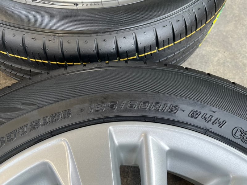 ล้อแม็ก Toyota Yaris Ative ขอบ 15 พร้อมยางใหม่ 185-60-15 Dunlop ปลายปี 25