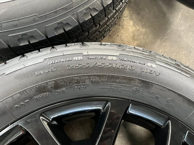 ล้อแม็ก Ford Everest Next-Gen Sport ขอบ 20 พร้อมยางน้องๆป้ายแดง 255-55-20 GoodYear ปี 24