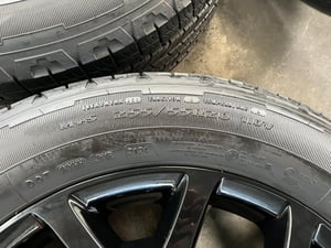 ล้อแม็ก Ford Everest Next-Gen Sport ขอบ 20 พร้อมยางน้องๆป้ายแดง 255-55-20 GoodYear ปี 24