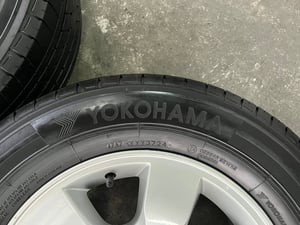 ล้อแม็ก 6รู139 Toyota ขอบ 16 พร้อมยาง 235-65-16 Yokohama ปลายปี 24 ใส่กับ รถตู้ Commuter 6รู139 ได้เลย ล้อแม็ก 6รู139 Toyota ขอบ 16 พร้อมยาง 235-65-16 Yokohama ปลายปี 24 ใส่กับ รถตู้ Commuter 6รู139 ได้เลย