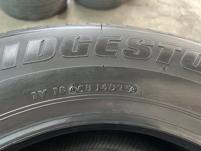 ยางใหม่ 215-70-15 Bridgestone ปลายปี 25 ใส่กับ รถกระบะตัวเตี้ย ได้ทุกรุ่น