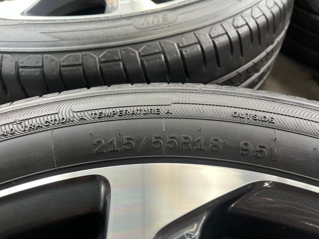 ล้อแม็ก 5รู114 Toyota Corolla Cross ขอบ 18 พร้อมยาง 215-55-18 ATLAS ปลายปี 22