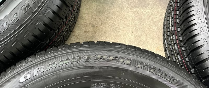 ยางใหม่ป้ายแดง 265-60-18 Dunlop ปี 25 ใหม่กริ๊บ ถอดจากโชว์รูม ยางใหม่ป้ายแดง 265-60-18 Dunlop ปี 25 ใหม่กริ๊บ ถอดจากโชว์รูม