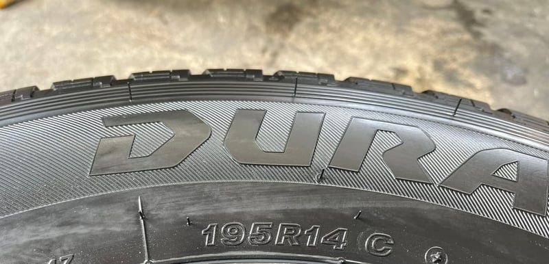 ยางใหม่ป้ายแดง 195R14 Bridgestone ปลายปี 25 เหมาะสำหรับ รถกระบะบรรทุกตัวเตี้ย ยางใหม่ป้ายแดง 195R14 Bridgestone ปลายปี 25 เหมาะสำหรับ รถกระบะบรรทุกตัวเตี้ย