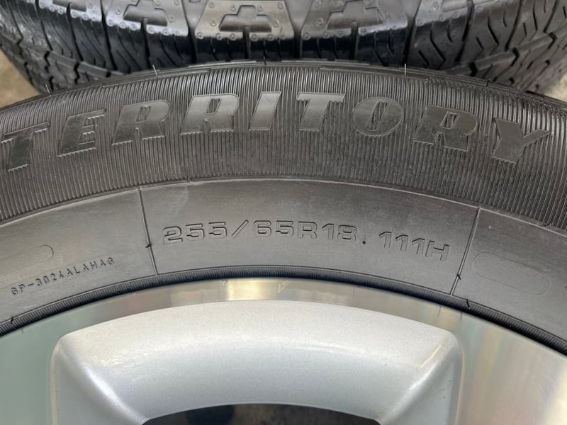 ล้อแม็ก Chevrolet Trailblazer ขอบ 18 สีบอร์นหน้าเงา พร้อมยาง 255-65-18 Goodyear ปี 23