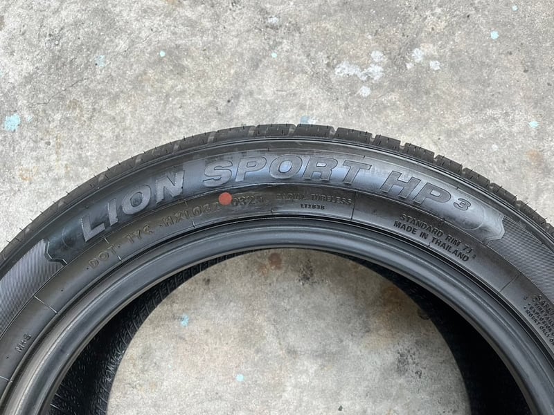 ยาง 215-55-17 LEAO ปี 25 สภาพสวย