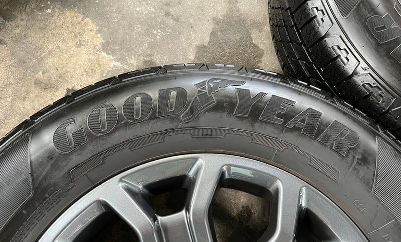 ล้อแม็กพร้อมยางใหม่ป้ายแดง Ford Next-Gen Wildtrak ขอบ 18 สีเทา ใหม่กริ๊บ