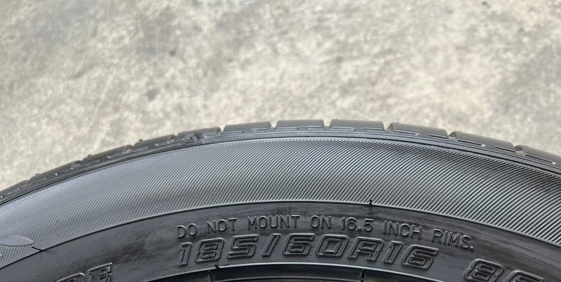ยางป้ายแดง 185-60-16 Dunlop สวยกริ๊บ ถอดจากรถใหม่ป้ายแดง