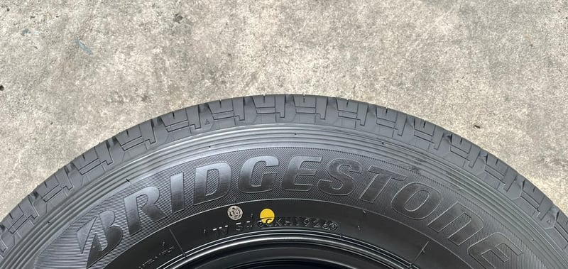 ยางใหม่ป้ายแดง 195R14 Bridgestone ปี 26 ใหม่กริ๊บ ถอดจากรถใหม่ป้ายแดง ยางใหม่ป้ายแดง 195R14 Bridgestone ปี 26 ใหม่กริ๊บ ถอดจากรถใหม่ป้ายแดง