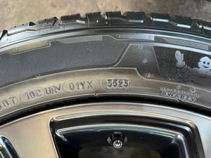 ล้อแม็ก Toyota Fortuner GR Sport ขอบ 20 สีดำหน้าชา พร้อมยาง 265-50-20 Michelin ปลายปี 23