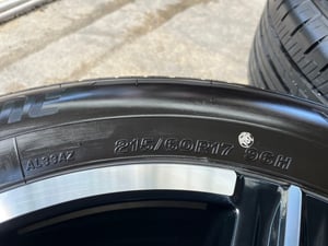 ล้อแม็กป้ายแดง Honda HRV ตัวท็อป รุ่นใหม่ล่าสุด ขอบ 17 พร้อมยางน้องๆป้ายแดง 215-60-17 Bridgestone ปี 25