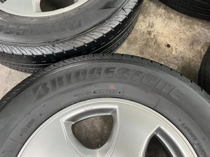 ล้อแม็ก 5รู114 Toyota Vigo Champ ขอบ 16 สีเทา พร้อมยาง 215-70-16 Bridgestone ปี 20 ล้อแม็ก 5รู114 Toyota Vigo Champ ขอบ 16 สีเทา พร้อมยาง 215-70-16 Bridgestone ปี 20