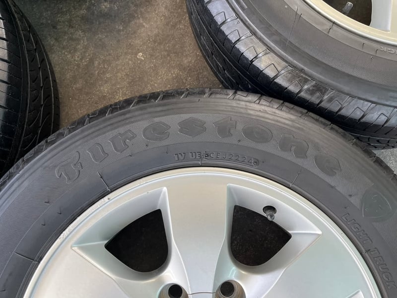 ล้อแม็ก 6รู139 Toyota ขอบ 16 พร้อมยาง 215-65-16 Firestone ปี 24 ใส่กับ รถตู้ Commuter 6รู139 ได้เลย
