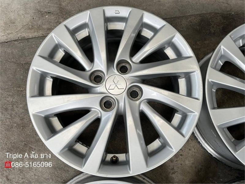 ล้อแม็ก Mitsu Attrage ขอบ 15 สีบอร์น ล้อแม็ก Mitsu Attrage ขอบ 15 สีบอร์น