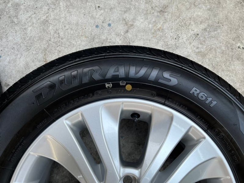 ล้อแม็กป้ายแดง Toyota Revo ขอบ 16 พร้อมยางป้ายแดง 215-65-16 Bridgestone ปลายปี 25 ล้อแม็กป้ายแดง Toyota Revo ขอบ 16 พร้อมยางป้ายแดง 215-65-16 Bridgestone ปลายปี 25