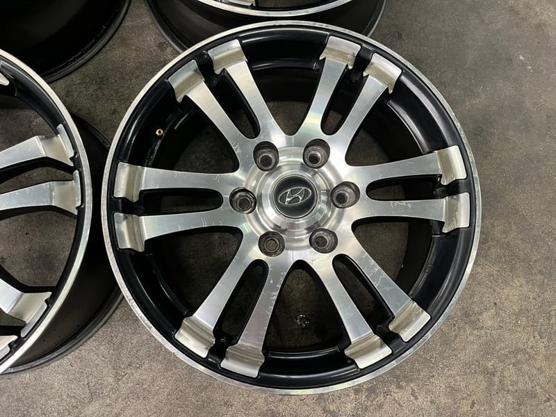 ล้อแม็กตรงรุ่น ฮุนได Hyundai ขอบ 18 ดำหน้าเงา ล้อแม็กตรงรุ่น ฮุนได Hyundai ขอบ 18 ดำหน้าเงา