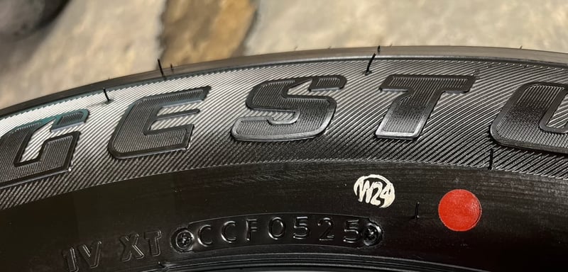 ยางป้ายแดง 265-60-18 Bridgestone ปี 25 สวยกริ๊บ เหมาะสำหรับ รถกระบะตัวสูง และ SUV ทุกรุ่น ยางป้ายแดง 265-60-18 Bridgestone ปี 25 สวยกริ๊บ เหมาะสำหรับ รถกระบะตัวสูง และ SUV ทุกรุ่น