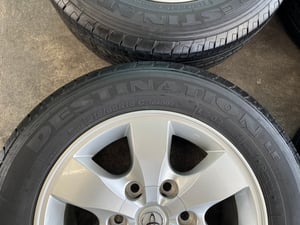 ล้อแม็ก 6รู139 Toyota ขอบ 16 พร้อมยาง 215-65-16 Firestone ปี 24 ใส่กับ รถตู้ Commuter 6รู139 ได้เลย